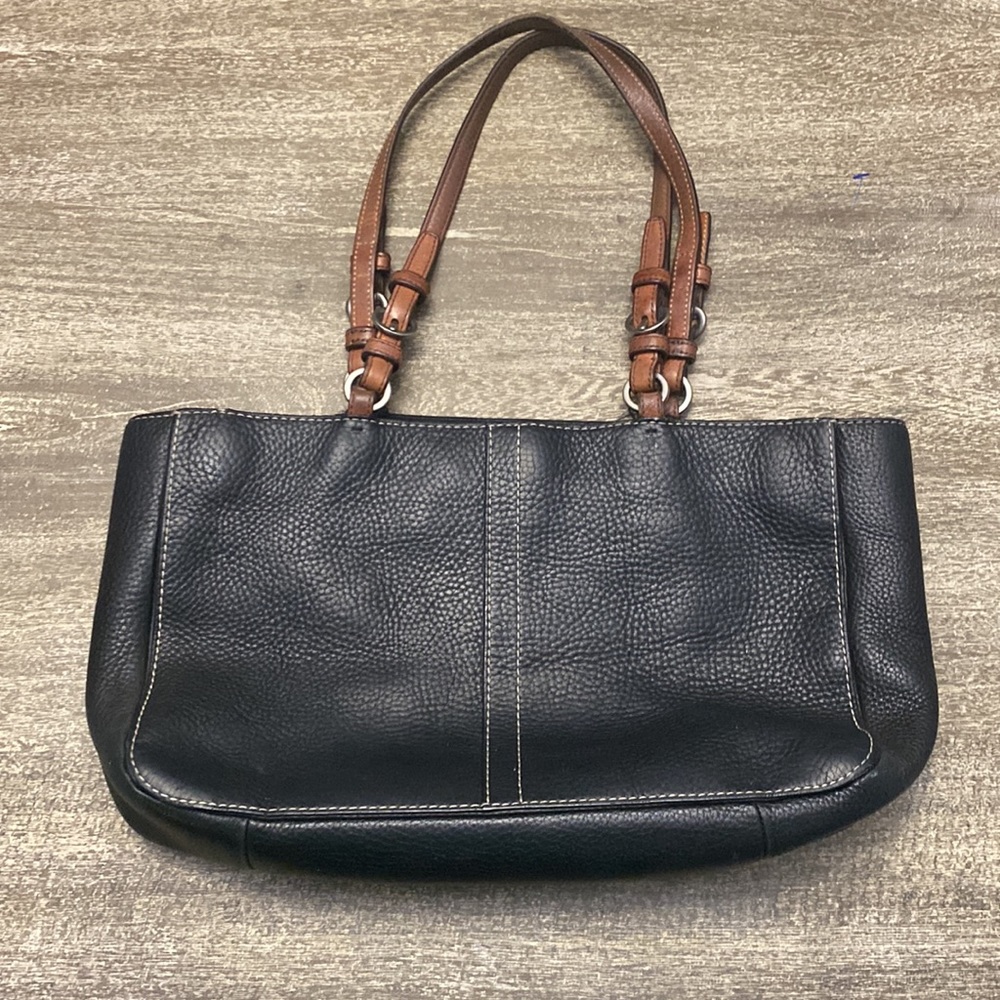 Coach
Chelsea Pebbled Black and Brown Leather Shoulder Bag
15"L x 4"W x 8"H - Picture 4 of 16